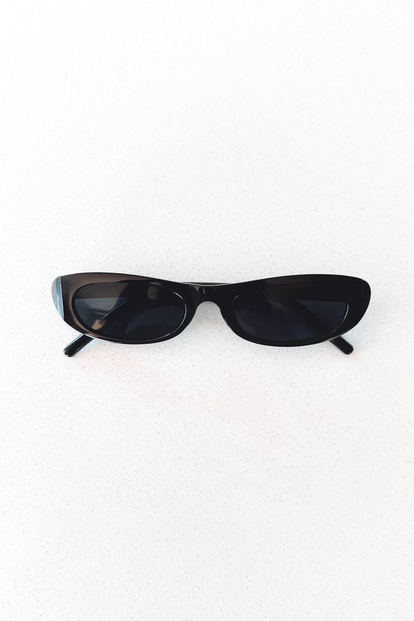 Black 90s Sunglasses