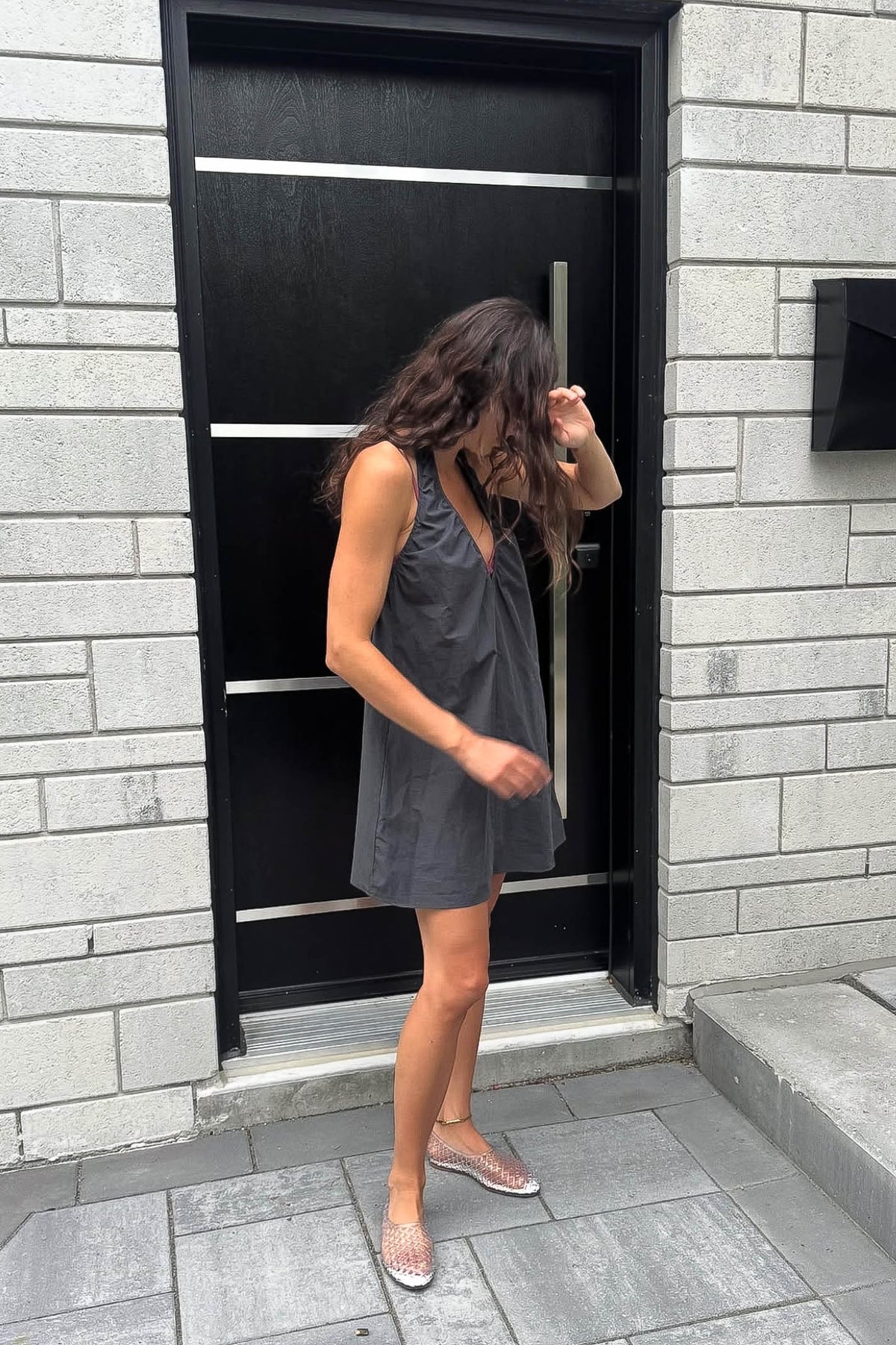 KAROLINA HALTER DRESS / CHARCOAL